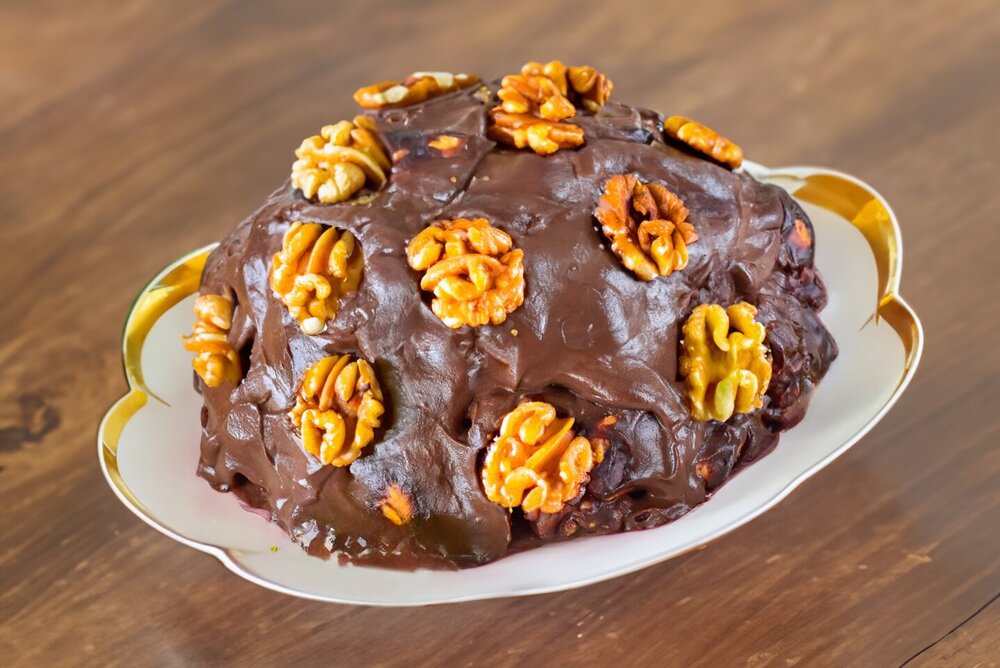 Walnut Cake with Walnuts