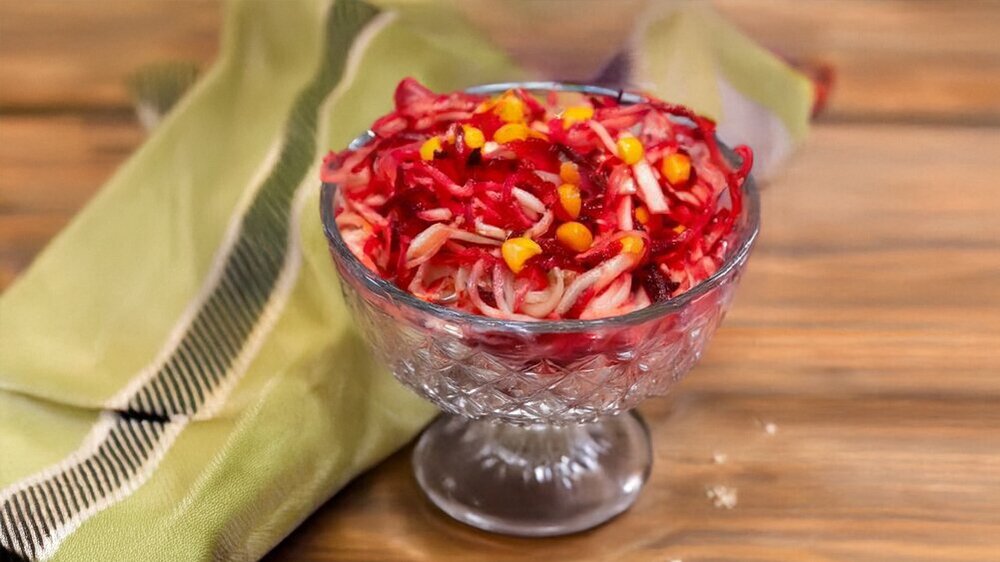 Light Beet and Juicy Cabbage Salad