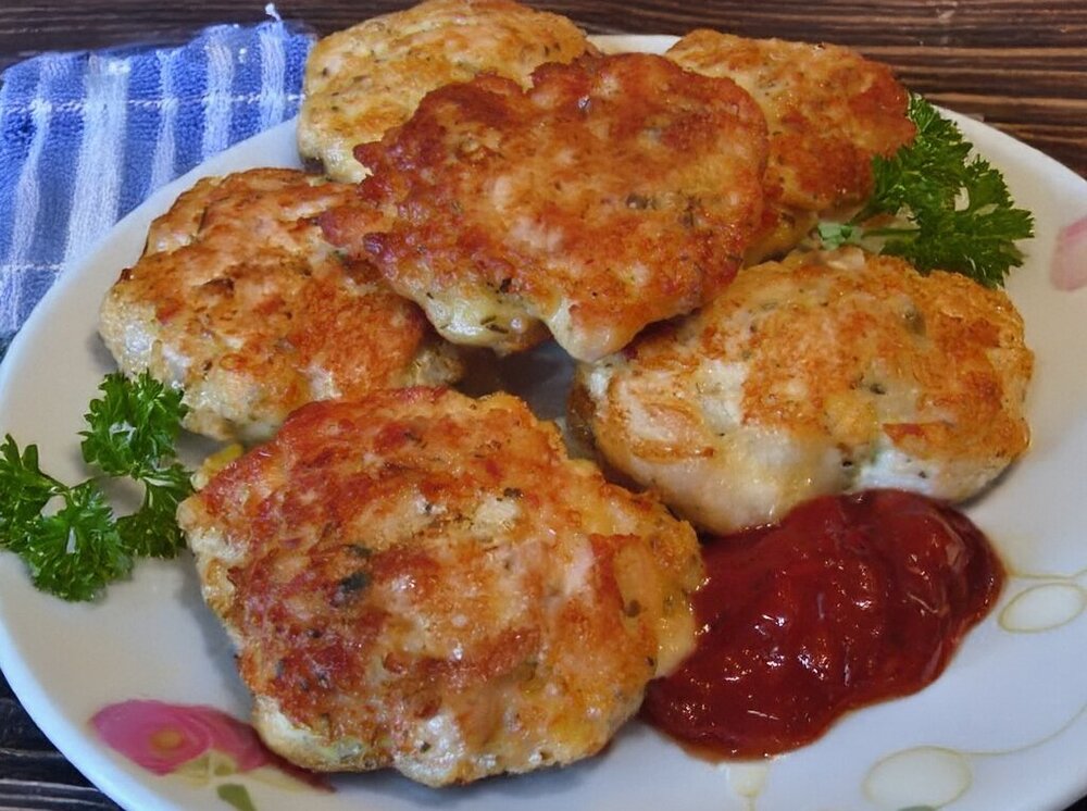 Chicken Patties with Hard Cheese and Garlic