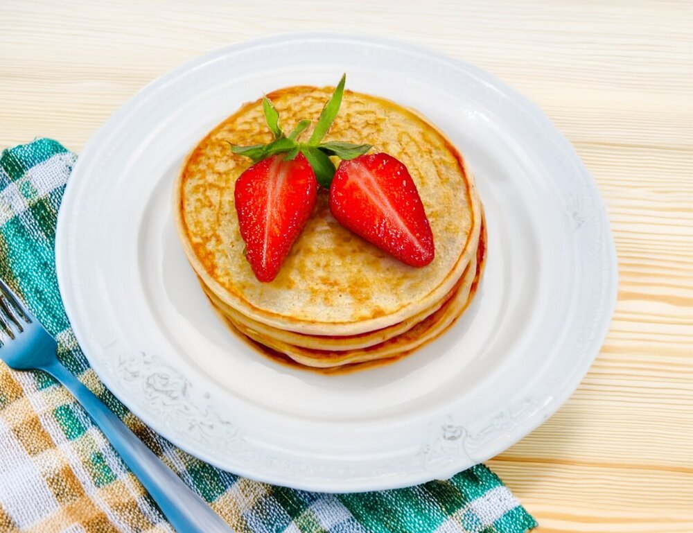 Cottage Cheese and Strawberry Pancakes with Honey