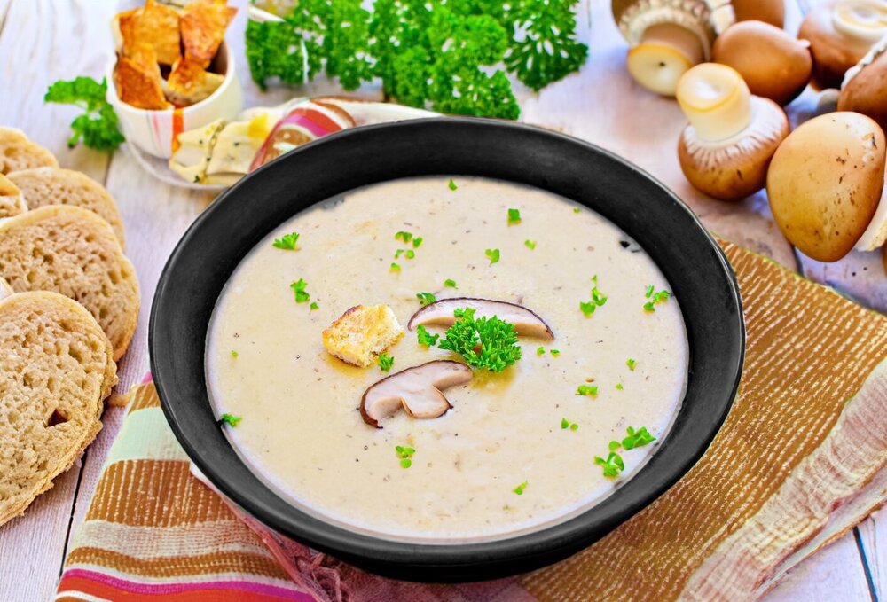 Cream of Porcini Mushroom Soup with Cream