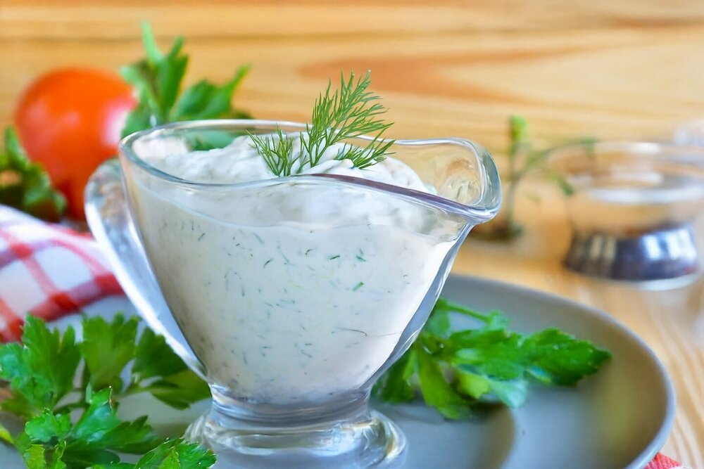 Greek Yogurt Sauce with Cucumbers and Garlic for Chicken
