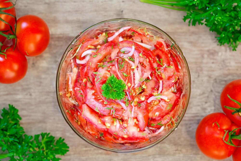 Tomato and Onion Salad for Pilaf