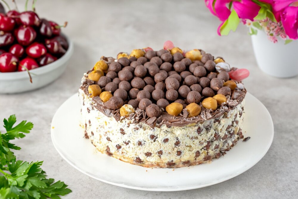 Chocolate Cereal Ball Cake